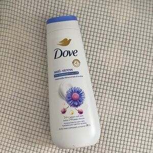 Dove Anti-Stress Blue Chamomile + Oat Milk Body Wash